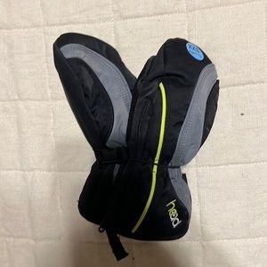 Snow gloves NWT